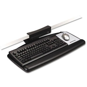 3M Tool Free Installation Knob Adjust Keyboard Tray with Standard Keyboard and Mouse Platform, 17 in Track- Black